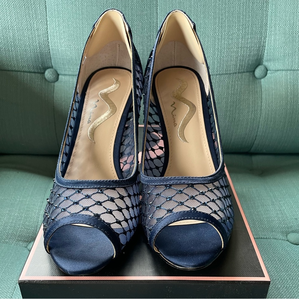Stunning navy blue open toe heals. Perfect for wedding or formal occasion! - Picture 1 of 5